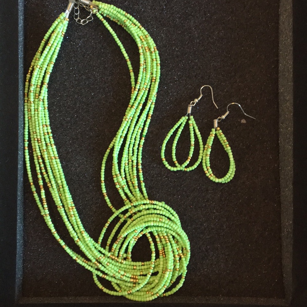 Necklace and earring set